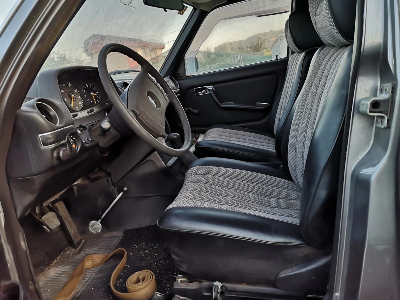 Mercedes-Benz 123 2.5D, снимка 11 - Автомобили и джипове - 54036700