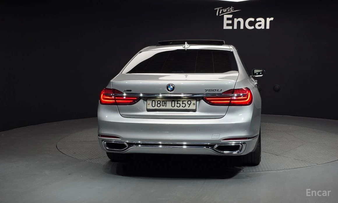 BMW 750 Li xDrive* BOWERS & WILKINS* HEAD-UP* 360 CAM* TV*, снимка 4 - Автомобили и джипове - 54241424