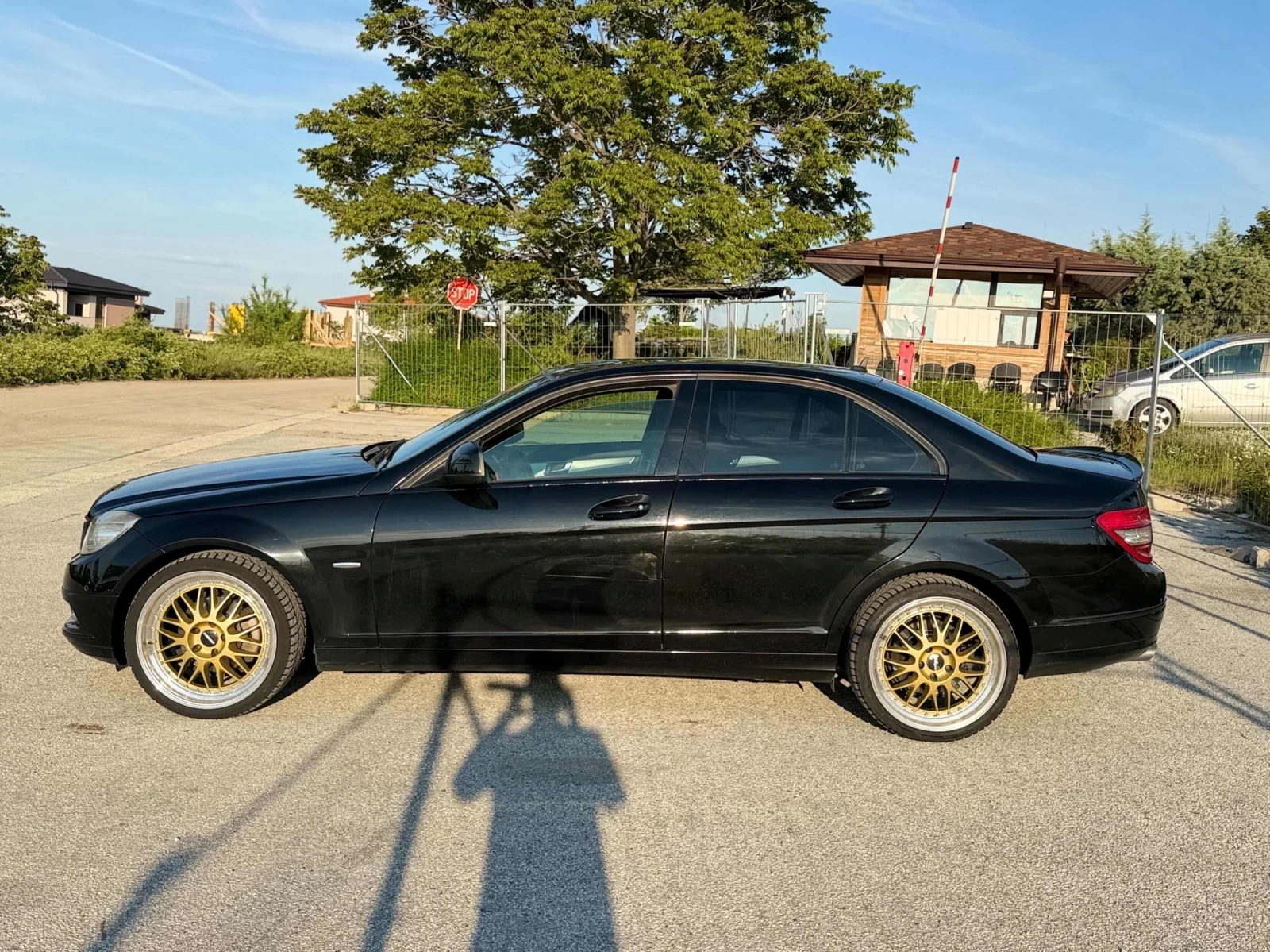 Mercedes-Benz C 220, снимка 4 - Автомобили и джипове - 54643554