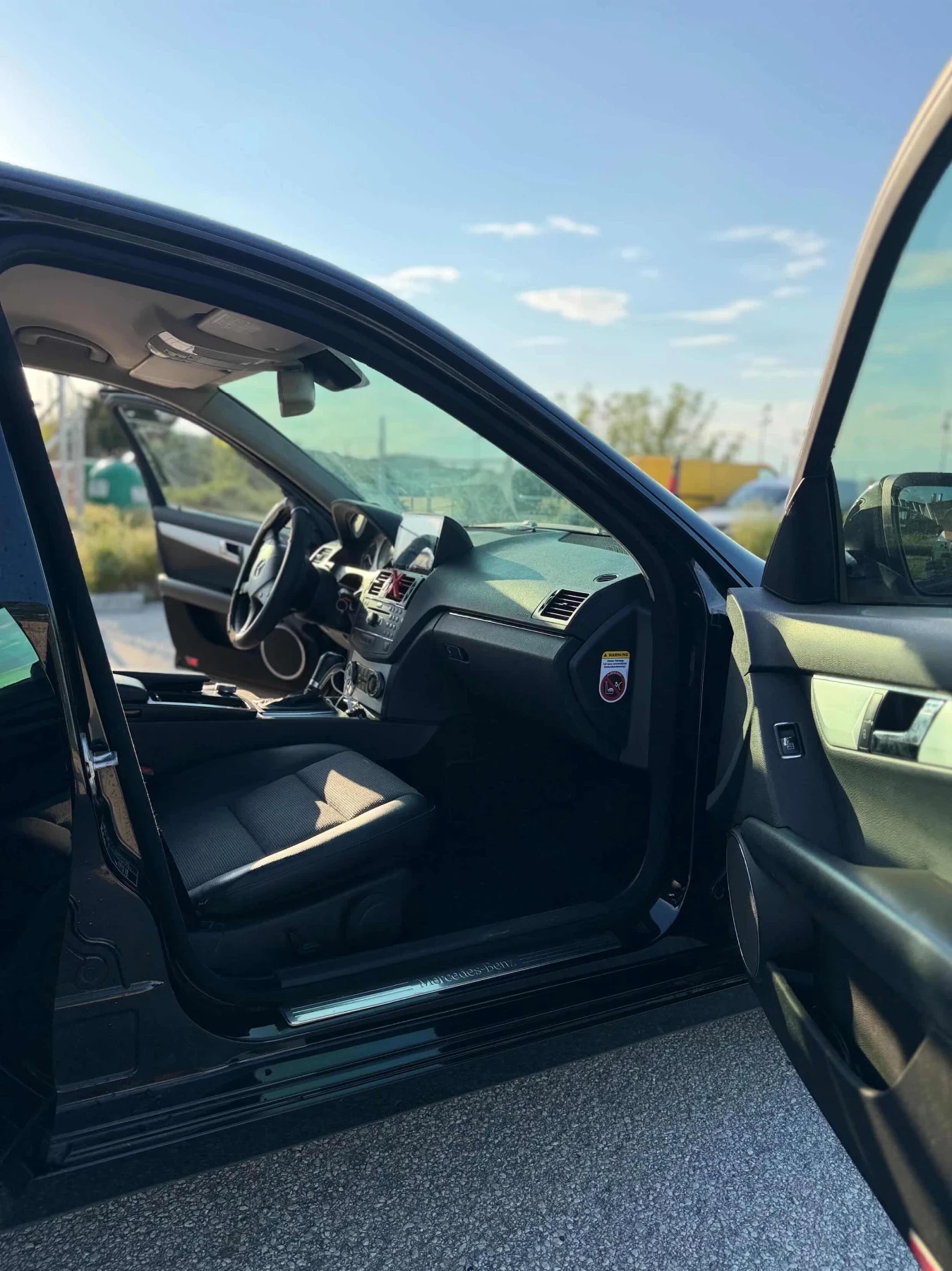 Mercedes-Benz C 220, снимка 6 - Автомобили и джипове - 54643554