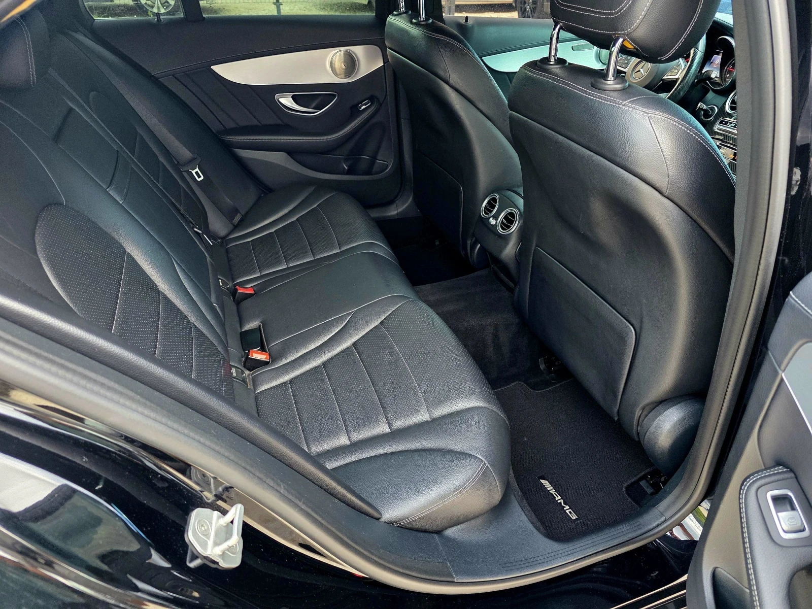 Mercedes-Benz C 250 AMG-Lein Sadow-Lein 4 Matic , снимка 8 - Автомобили и джипове - 54704792