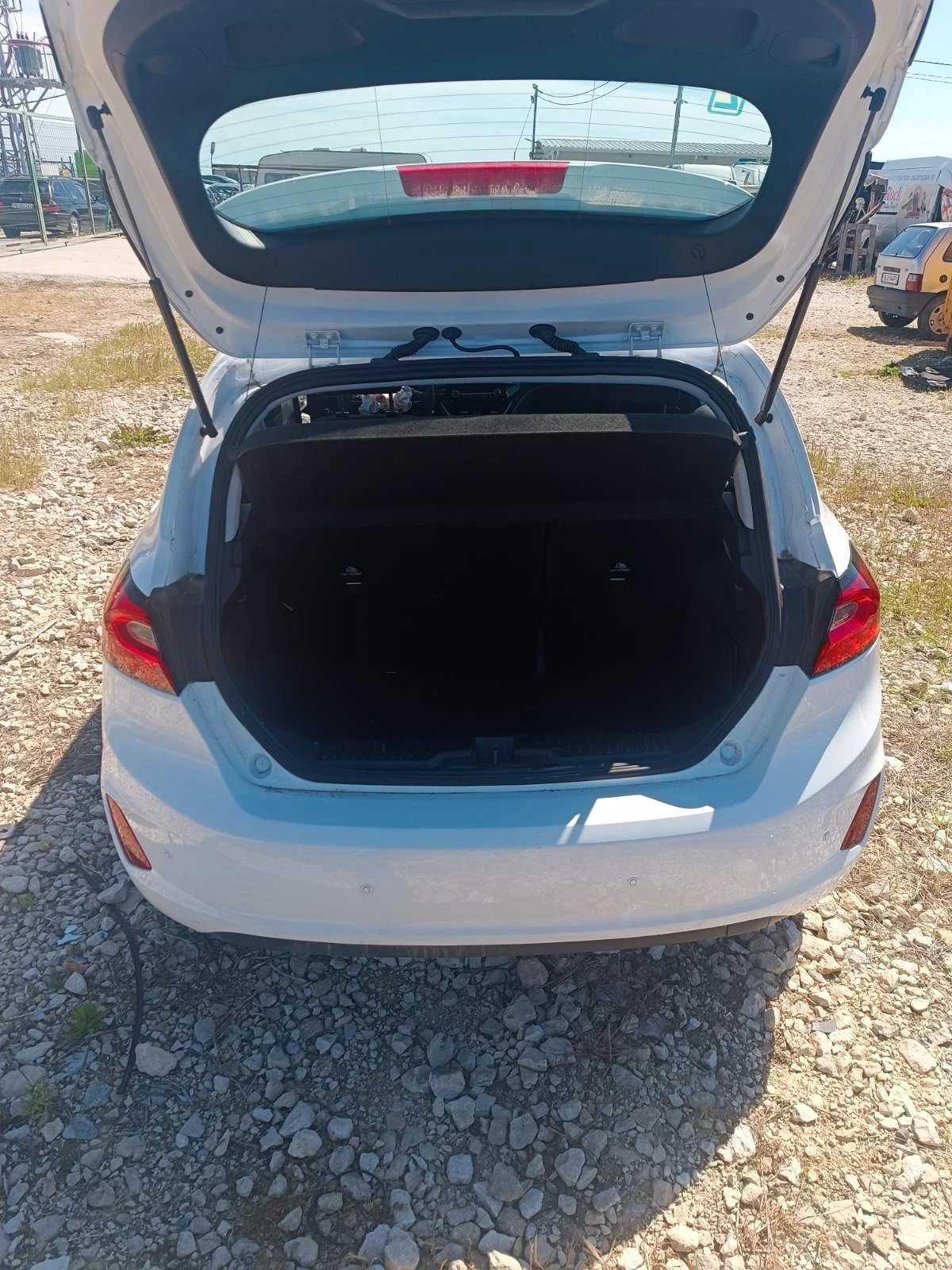 Ford Fiesta 1.1 TI-VCTI  FSJA, снимка 3 - Автомобили и джипове - 54804120