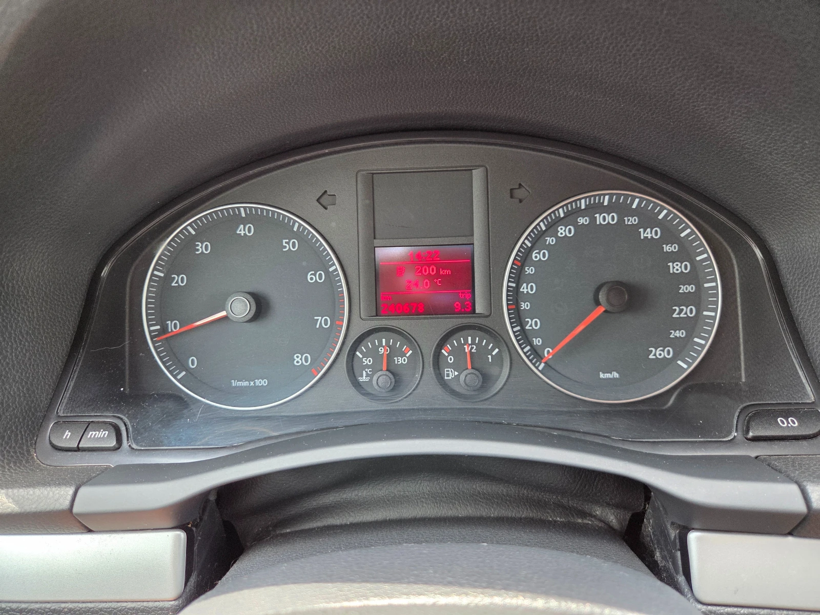 VW Scirocco 160ps turbo, снимка 13 - Автомобили и джипове - 55011323