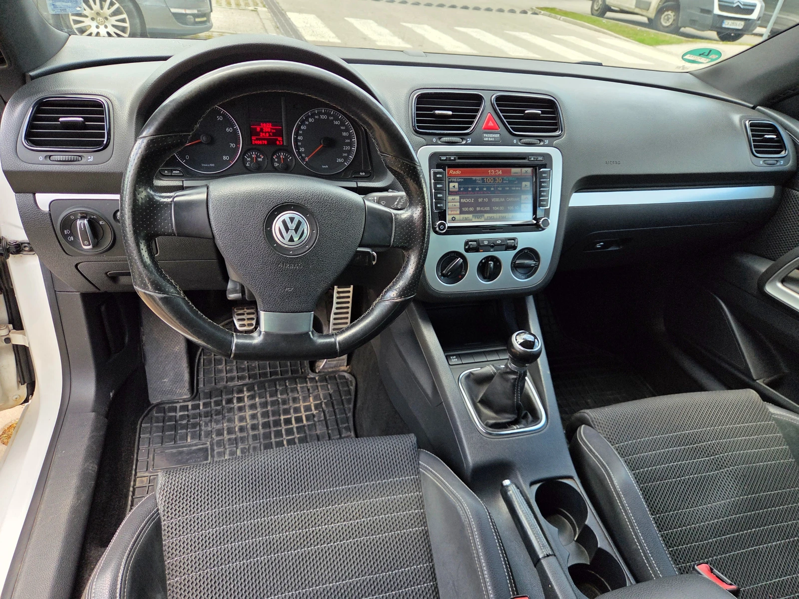 VW Scirocco 160ps turbo, снимка 11 - Автомобили и джипове - 55011323