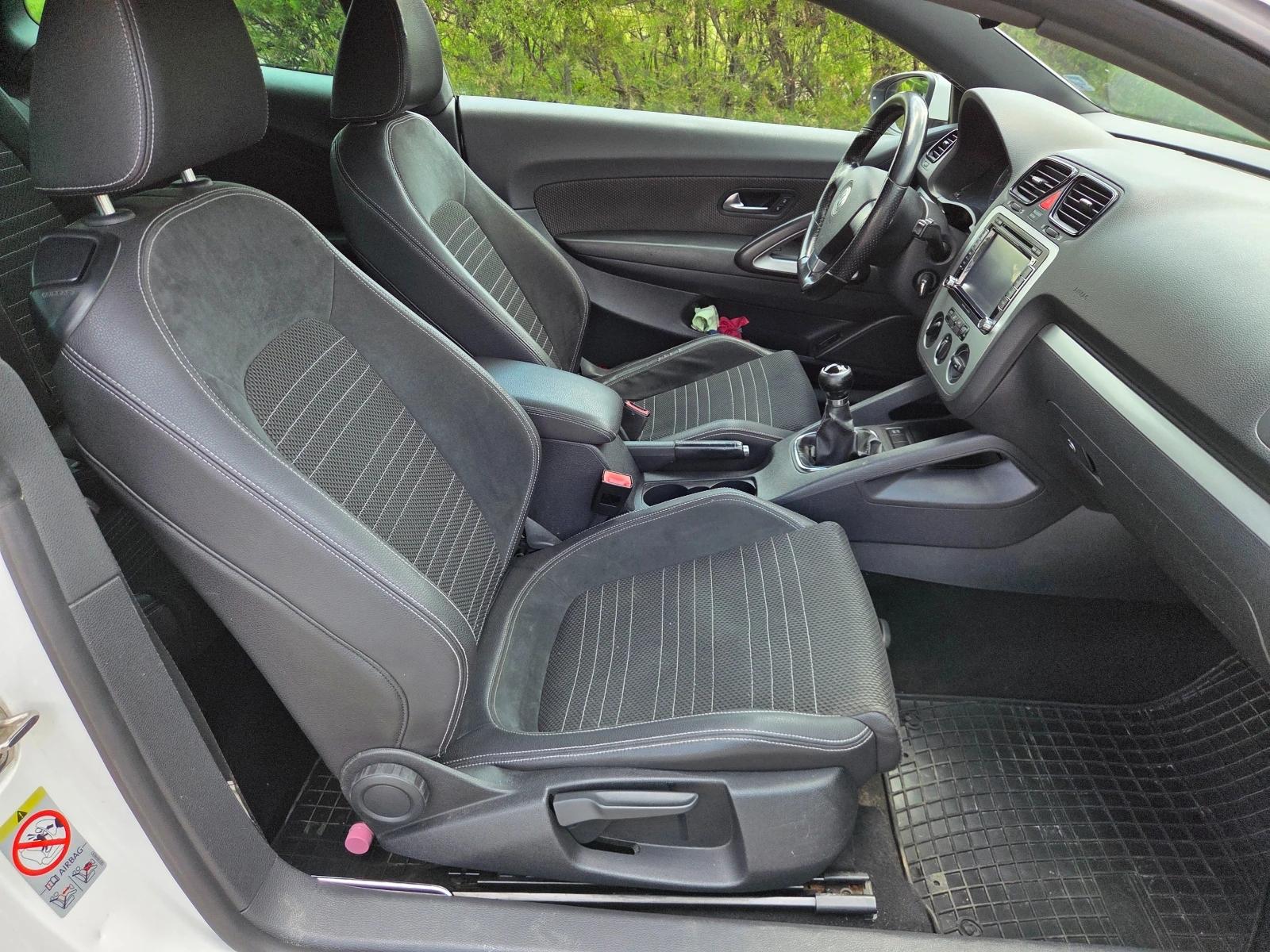 VW Scirocco 160ps turbo, снимка 10 - Автомобили и джипове - 55011323