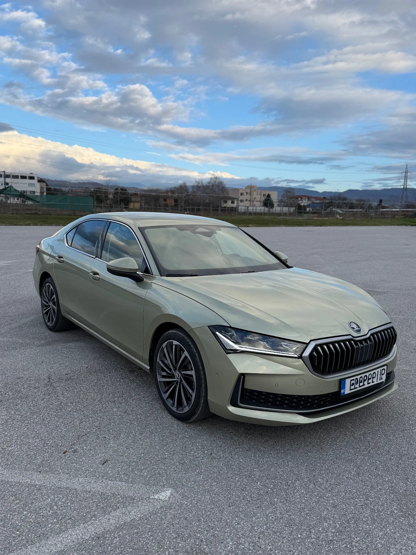 Skoda Superb LAURIN & KLEMENT 4 X 4  ГАРАНЦИЯ 