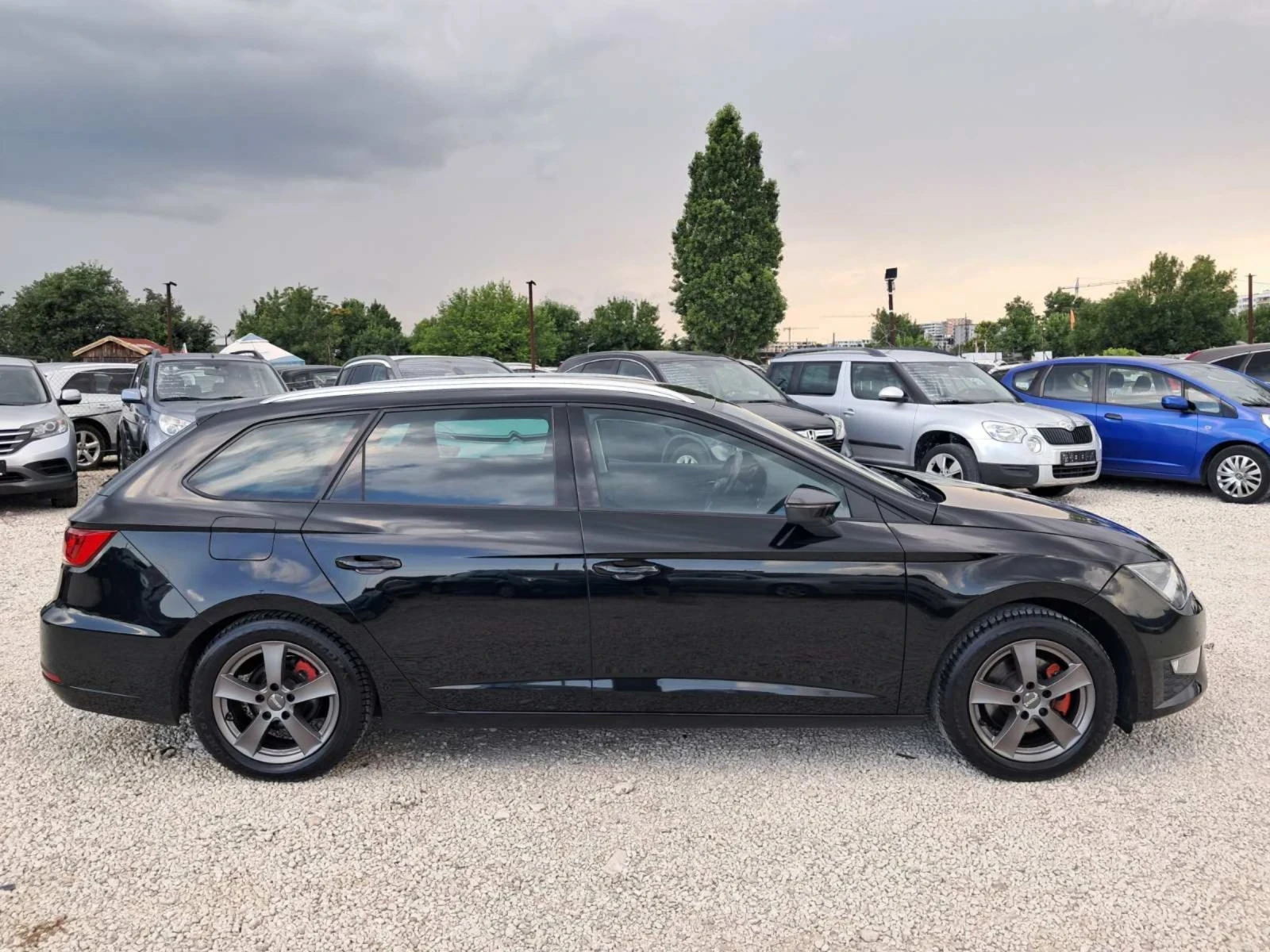 Seat Leon 2.0TDI , снимка 7 - Автомобили и джипове - 55385416