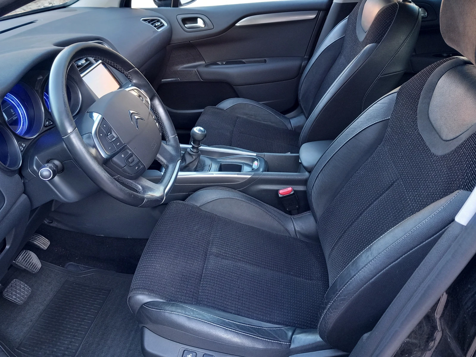 Citroen C4 1.6  HDI NAVI 110кс, снимка 10 - Автомобили и джипове - 55683115