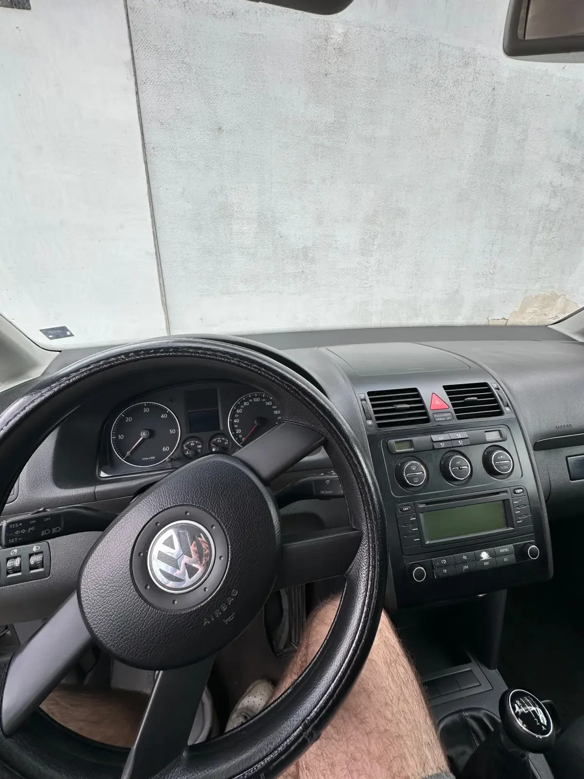 VW Touran, снимка 8 - Автомобили и джипове - 56662938