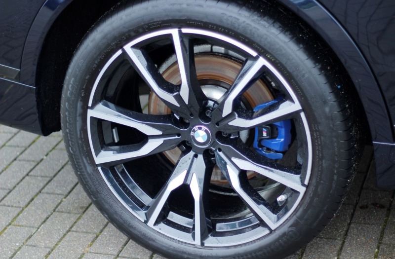 BMW X7 xDrive30d*M Sport*Laser*SkyLounge*ГАРА, снимка 4 - Автомобили и джипове - 46274942