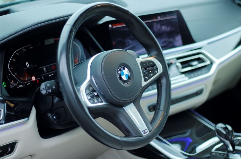 BMW X7 xDrive30d*M Sport*Laser*SkyLounge*ГАРА, снимка 8 - Автомобили и джипове - 46274942