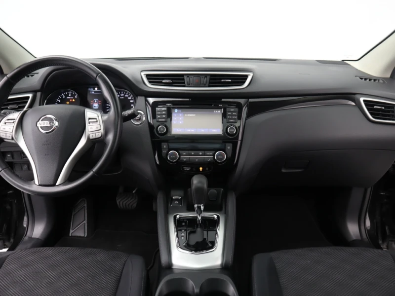 Nissan Qashqai 1.2 N-Connecta, снимка 10 - Автомобили и джипове - 51193287
