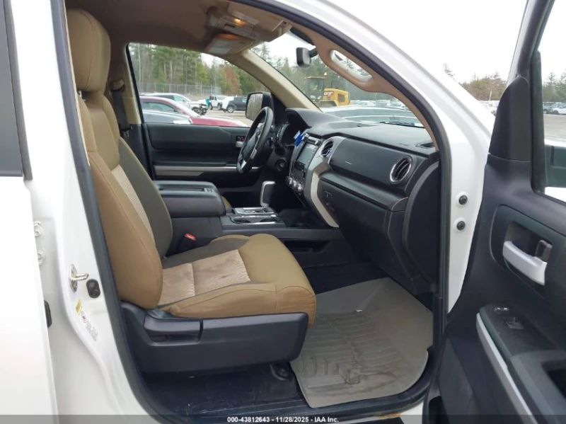 Toyota Tundra 5.7L V-8 DOHC, VVT, 381HP 4X4 Drive, снимка 10 - Автомобили и джипове - 52840139