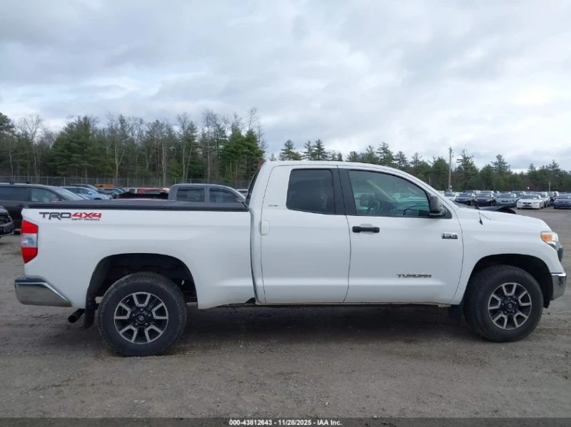 Toyota Tundra 5.7L V-8 DOHC, VVT, 381HP 4X4 Drive, снимка 5 - Автомобили и джипове - 52840139