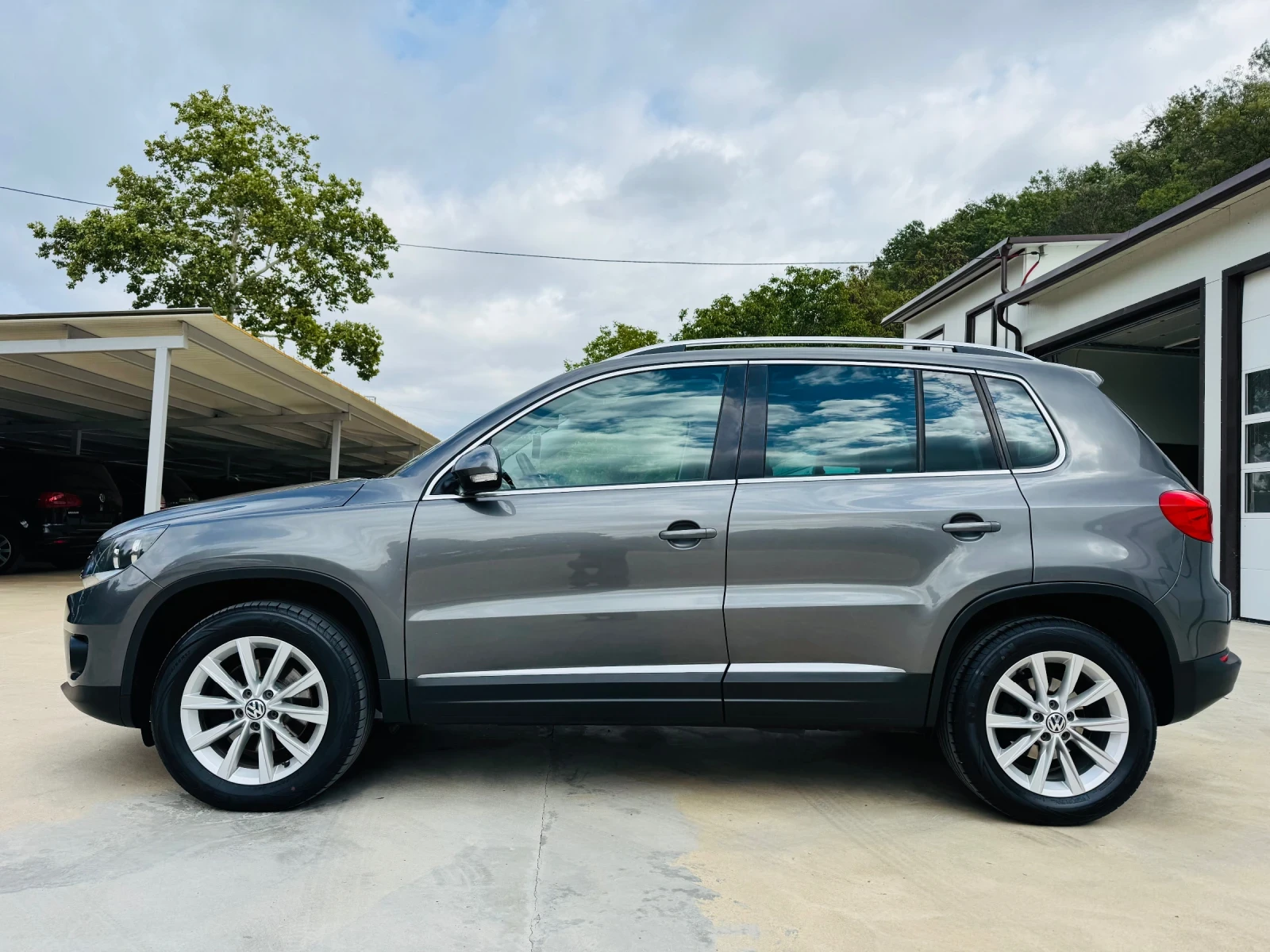 VW Tiguan * FACE* HIHGLINE* NAVI* TOP*  - изображение 2