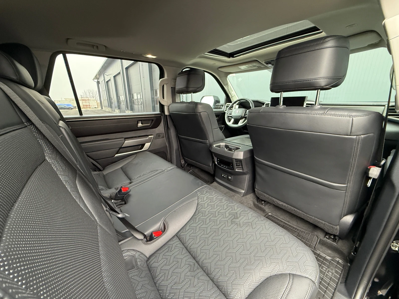 Toyota Sequoia I force, 3.5 HIBRID | Mobile.bg � ����������� 14