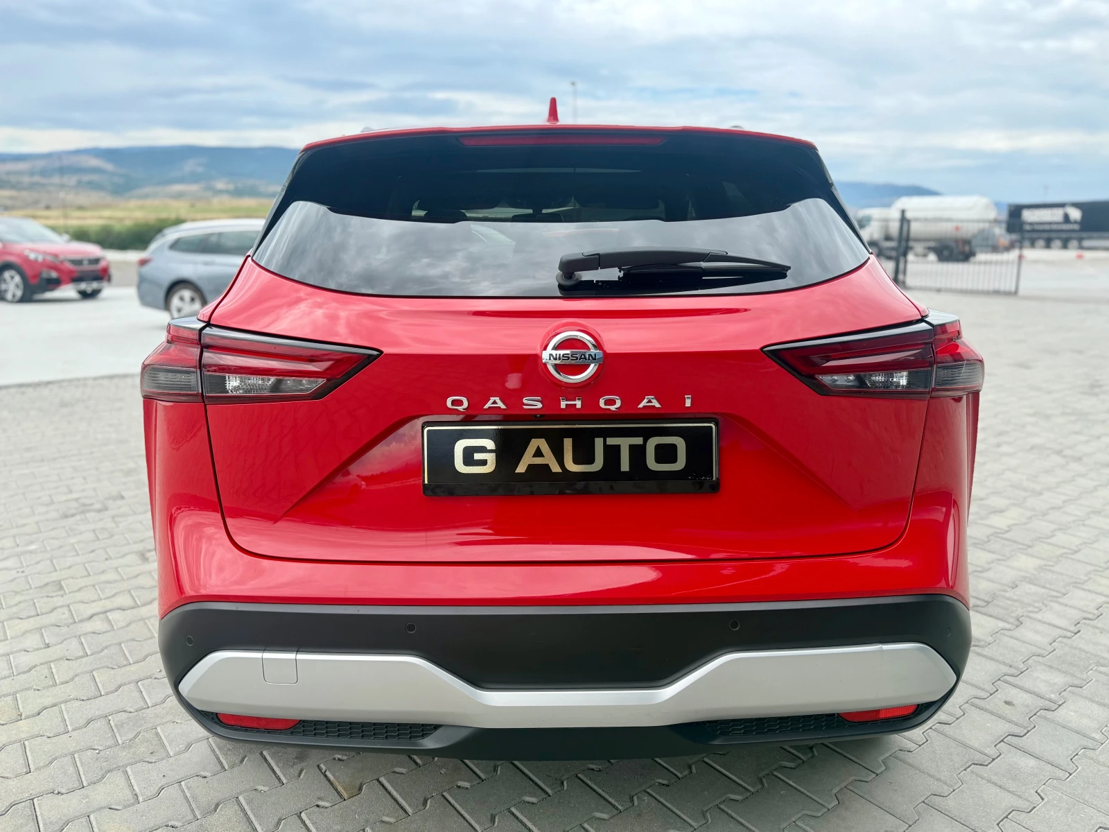 Nissan Qashqai 1.3 DiG Tekna + 157 ks Собствен лизинг !!!, снимка 6 - Автомобили и джипове - 55139769
