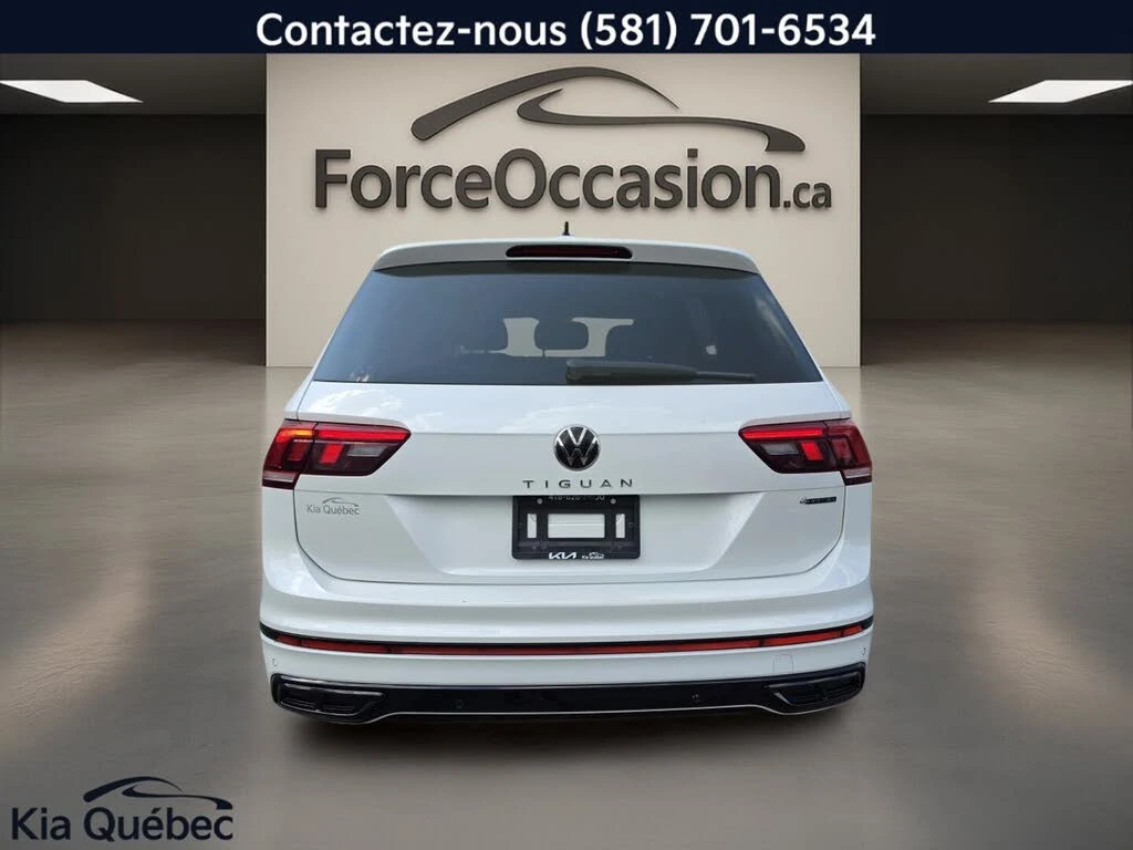 VW Tiguan 2.0T* R-LINE* 4MOTION* ДИСТРОНИК* ПАНО* КРАЙНА ЦЕН, снимка 4 - Автомобили и джипове - 55577296