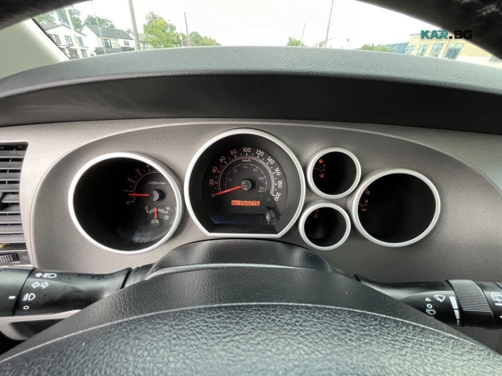 Toyota Sequoia SR5 AWD* ПОДГРЕВ* ШИБИДАХ* TV* КРАЙНА ЦЕНА* , снимка 11 - Автомобили и джипове - 56183609