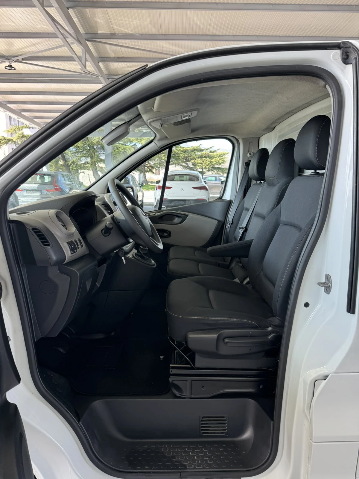 Nissan NV300 125ps* 6��* ��������* ����������  | Mobile.bg � ����������� 9