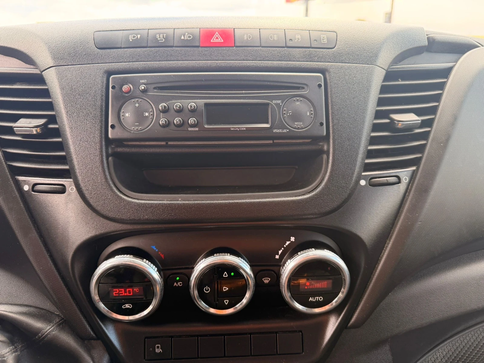 Iveco 35c15 2.3D | Mobile.bg � ����������� 15