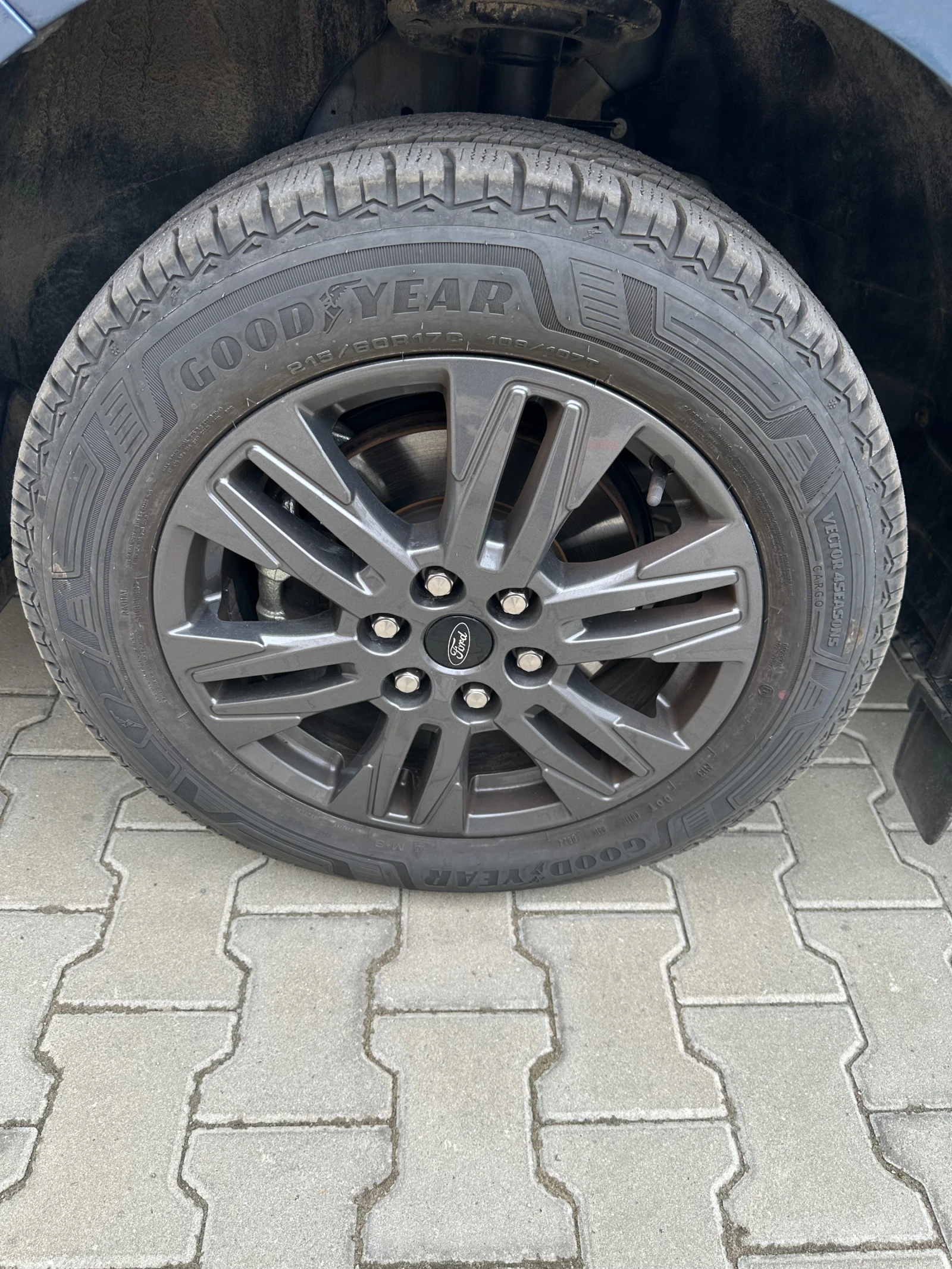 Ford Tourneo 2.0 Titanium TechnoPak+ LED, снимка 13 - Бусове и автобуси - 56733924