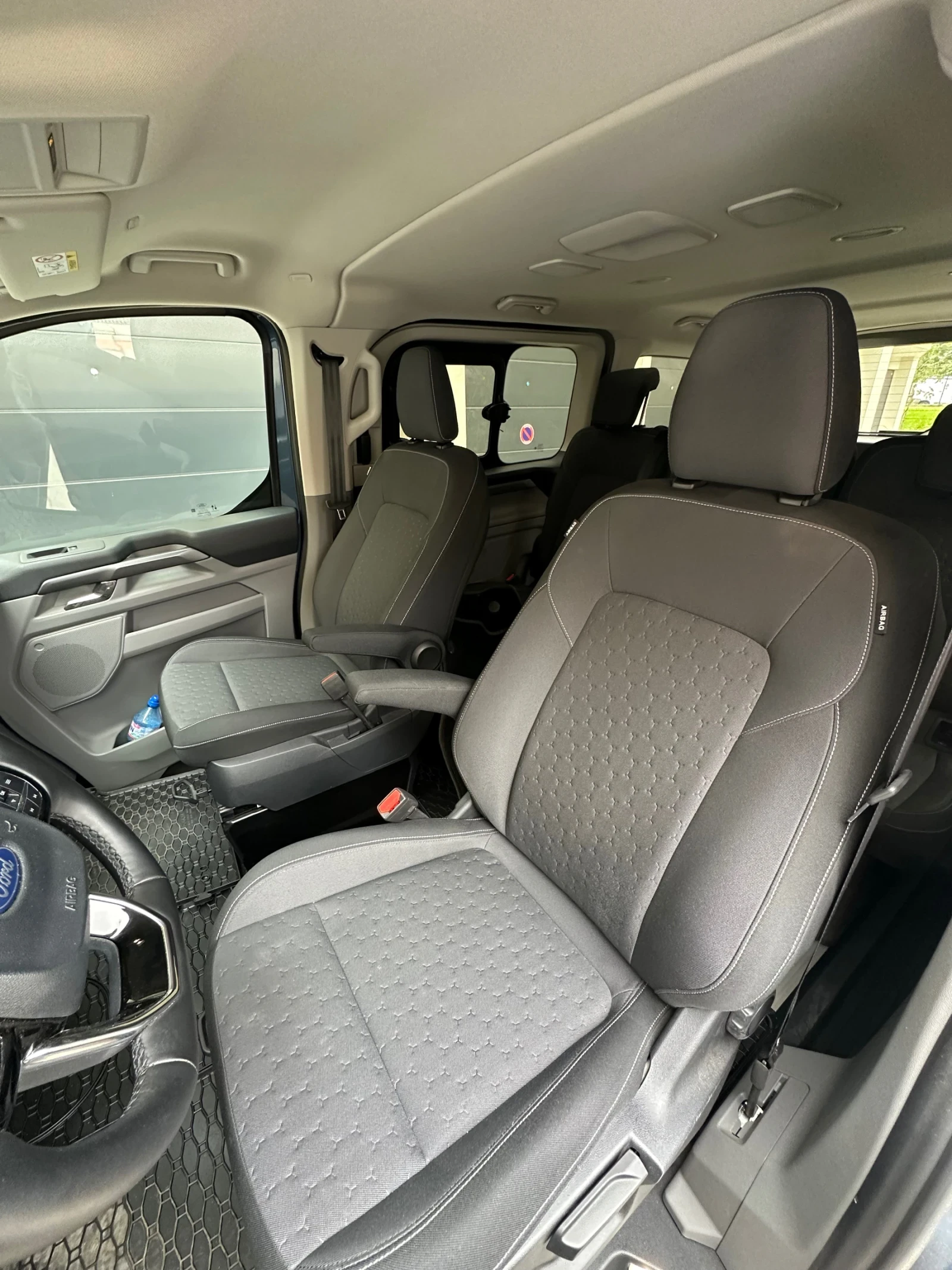 Ford Tourneo 2.0 Titanium TechnoPak+ LED, снимка 10 - Бусове и автобуси - 56733924