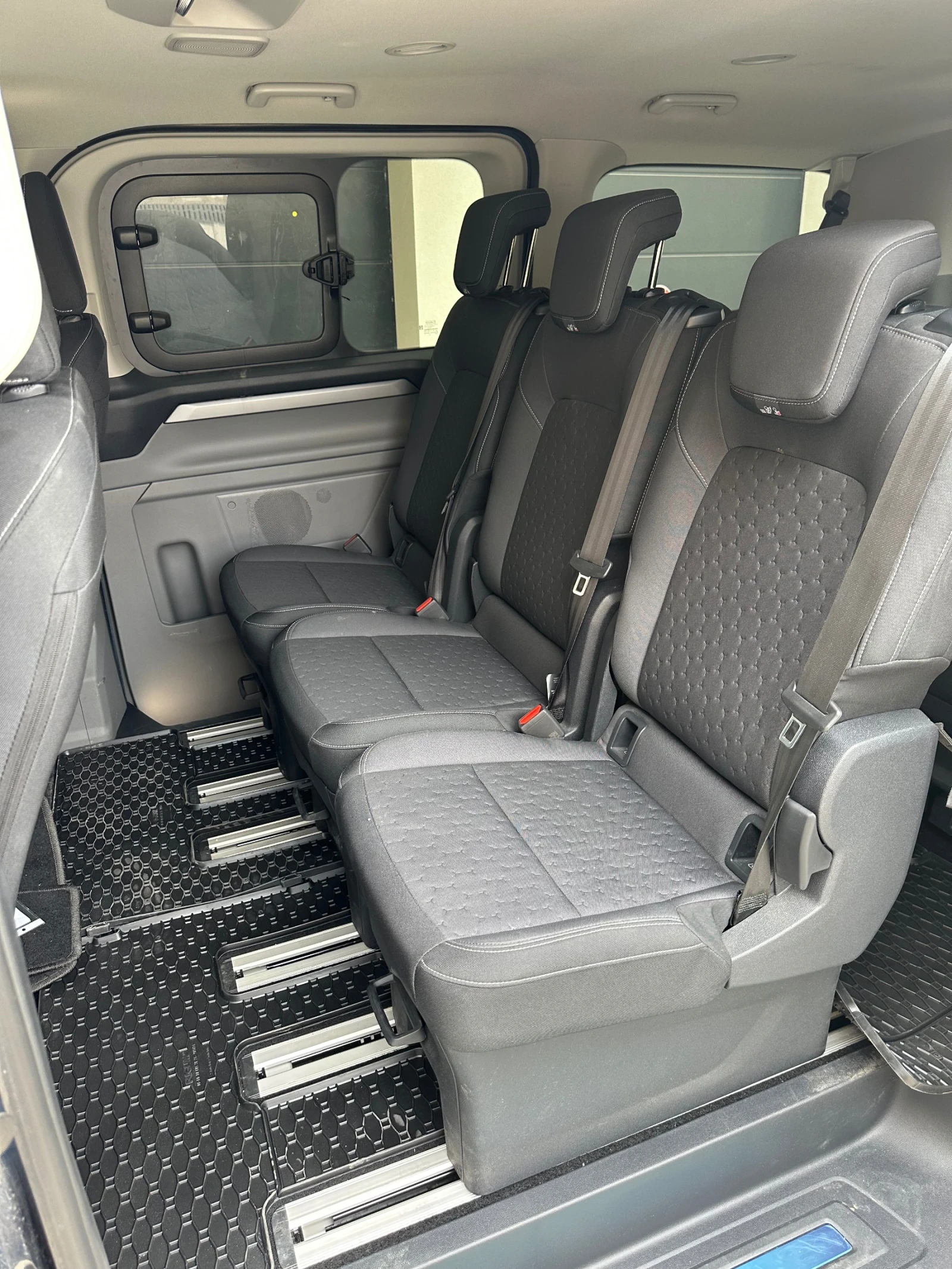 Ford Tourneo 2.0 Titanium TechnoPak+ LED, снимка 12 - Бусове и автобуси - 56733924