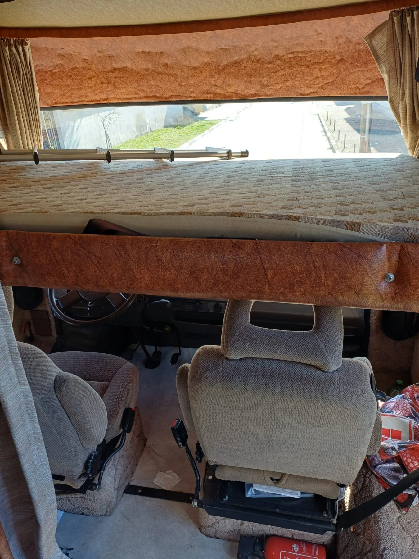 Кемпер HYMER / ERIBA, снимка 8 - Каравани и кемпери - 54310123