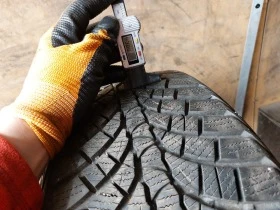 Гуми Зимни 225/50R16, снимка 3