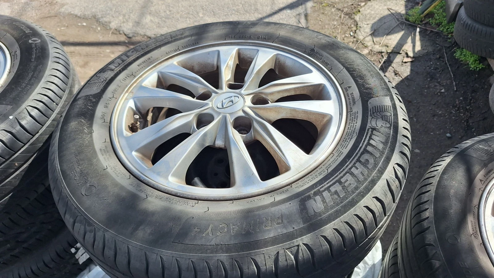 Гуми с джанти Michelin 195/65R15, снимка 3 - Гуми и джанти - 53714045