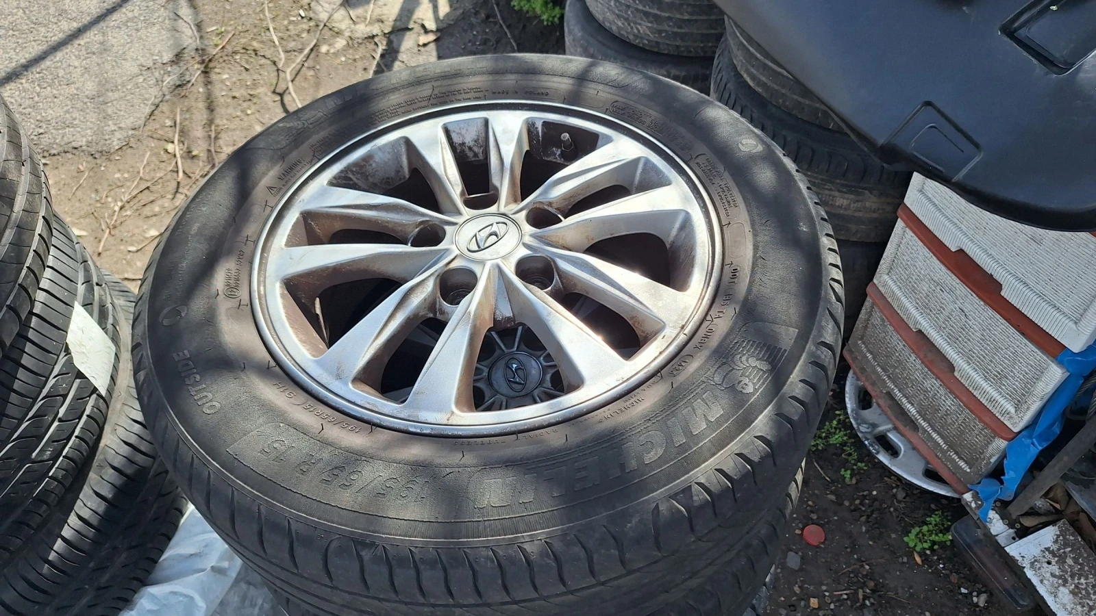 Гуми с джанти Michelin 195/65R15, снимка 4 - Гуми и джанти - 53714045