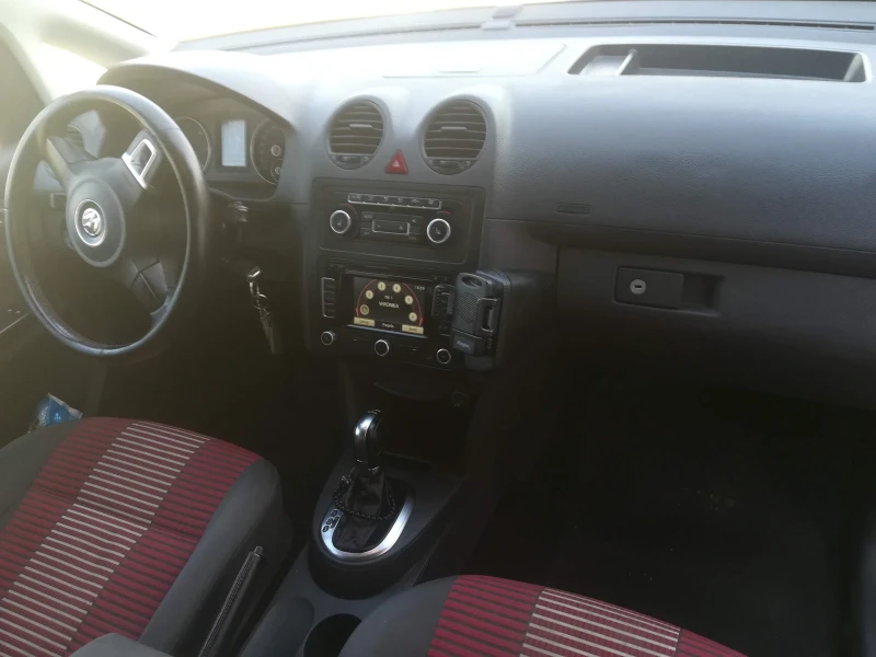 VW Caddy DSG, снимка 6 - Автомобили и джипове - 51831918