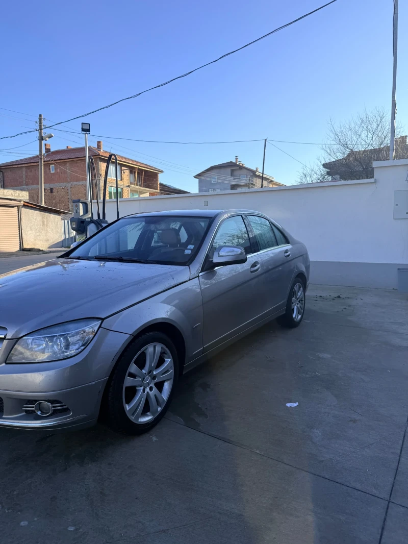 Mercedes-Benz C 320 Avantgarde, снимка 4 - Автомобили и джипове - 52825843