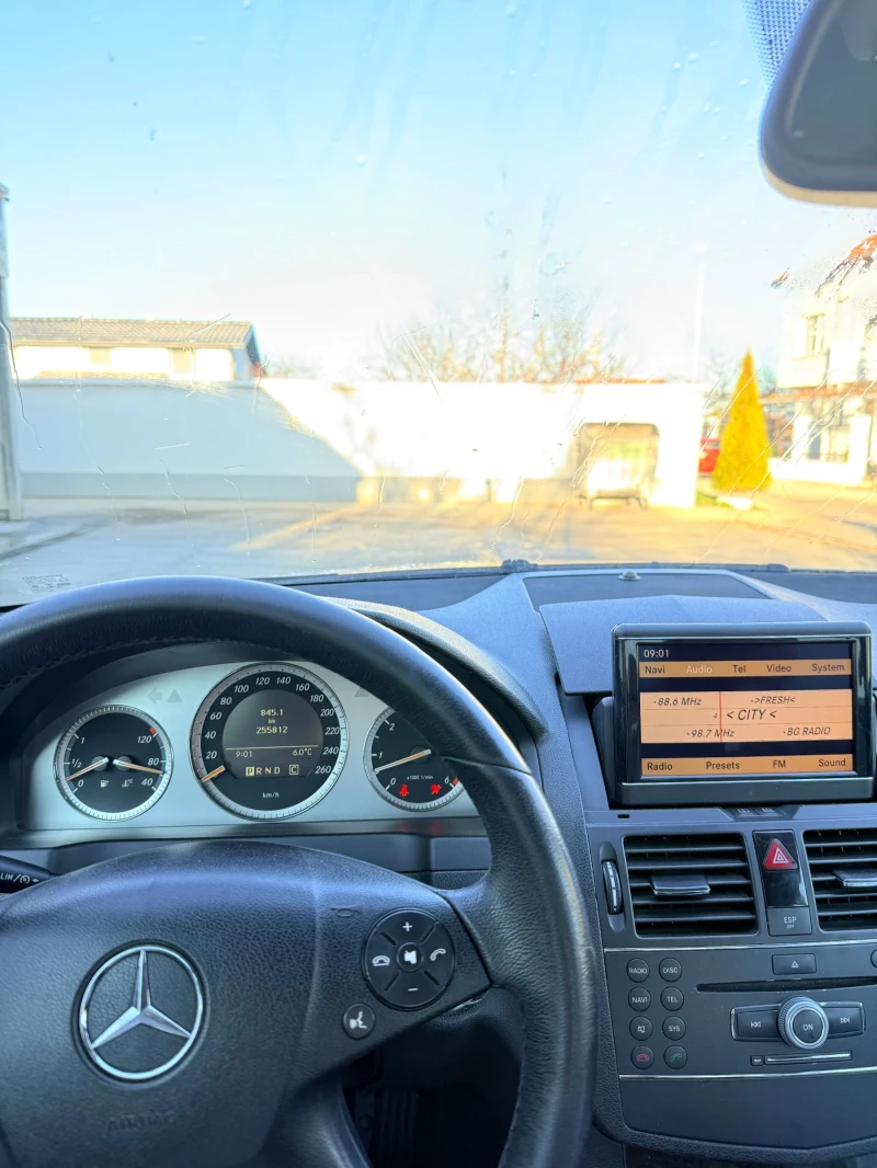 Mercedes-Benz C 320 Avantgarde, снимка 8 - Автомобили и джипове - 52825843