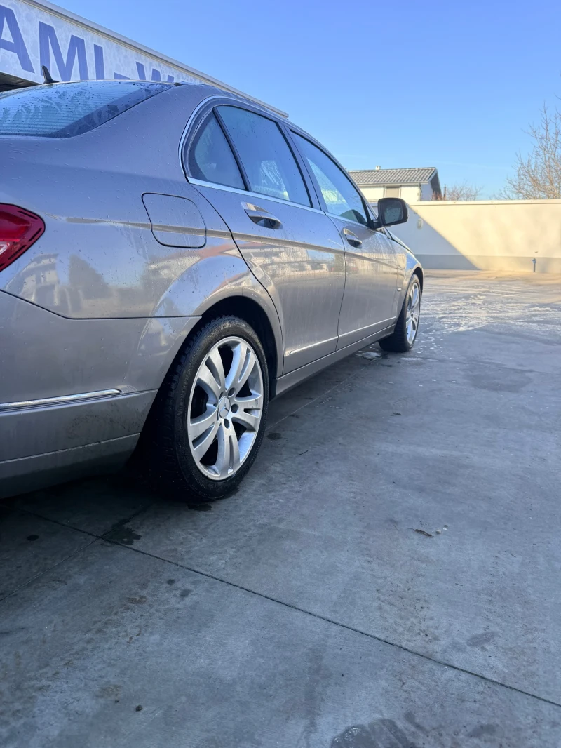Mercedes-Benz C 320 Avantgarde, снимка 5 - Автомобили и джипове - 52825843