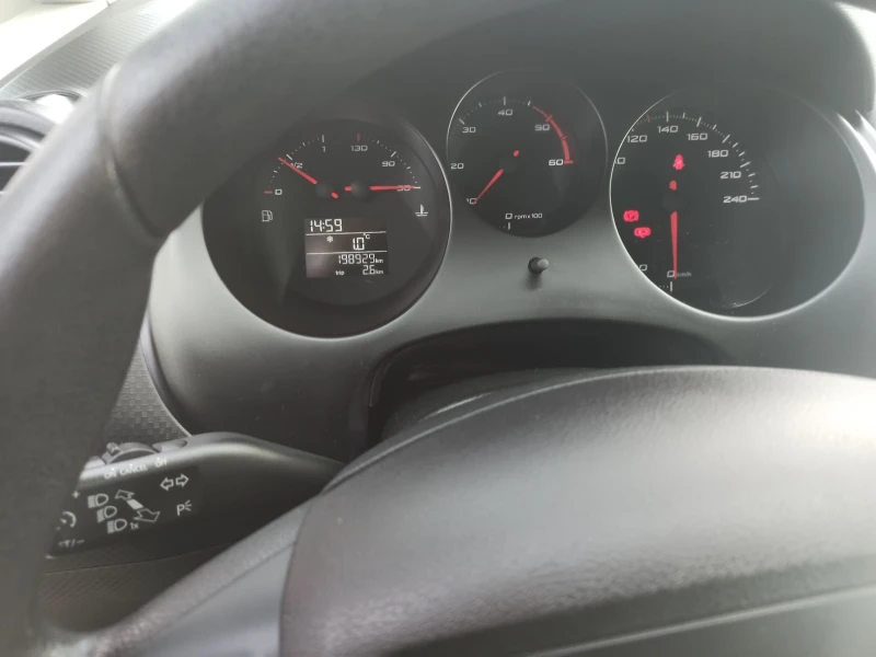 Seat Altea 1, 6 TDI 90 к.с., снимка 11 - Автомобили и джипове - 52828210