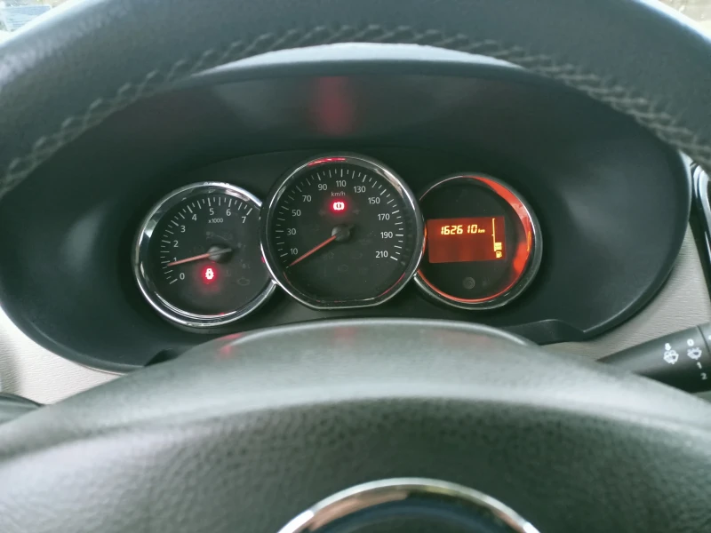 Dacia Lodgy, снимка 7 - Автомобили и джипове - 53012191