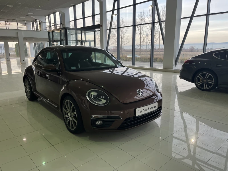 VW Beetle 2.0 TDI | Панорама | R-Line | Fender Audio | Xenon, снимка 2 - Автомобили и джипове - 53045302