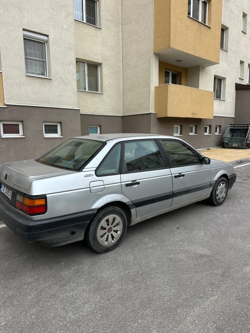 VW Passat, снимка 3 - Автомобили и джипове - 53091561
