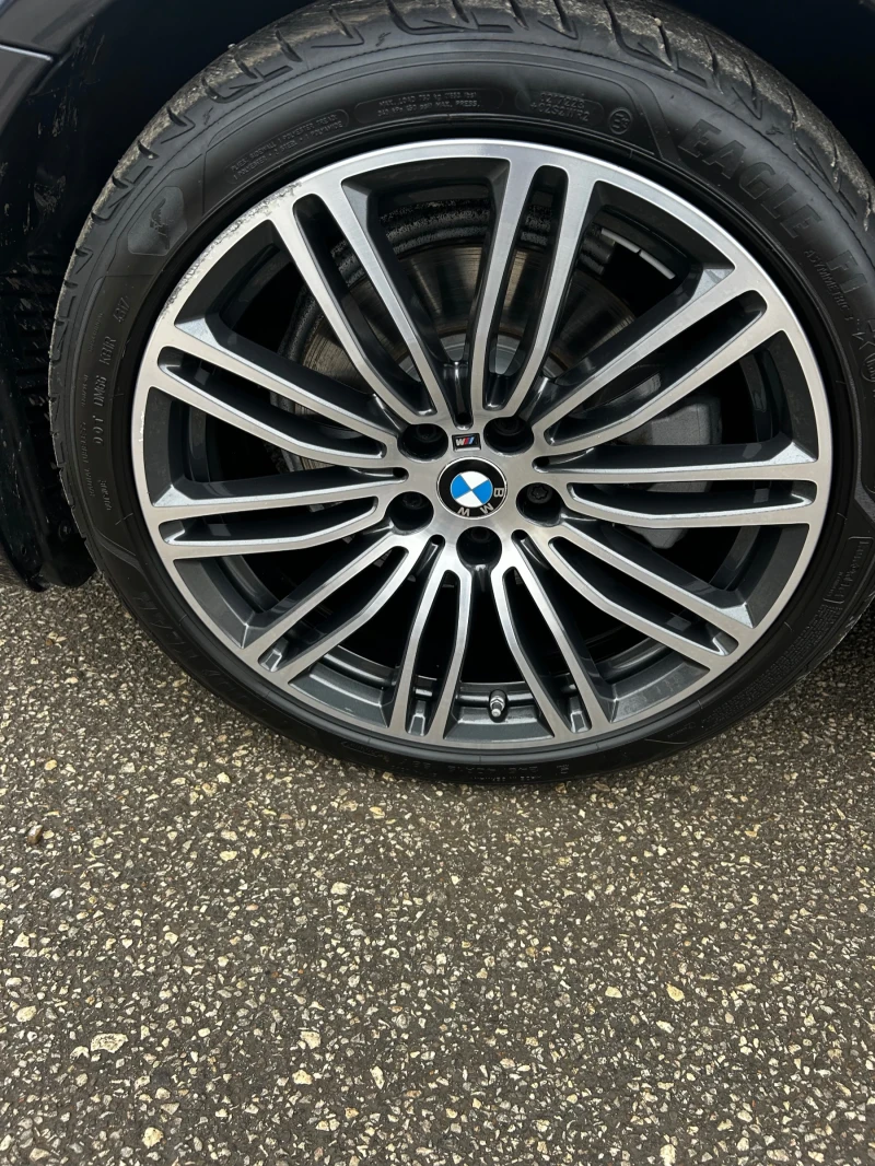 BMW 520 XDrive M Packet, снимка 3 - Автомобили и джипове - 53290611