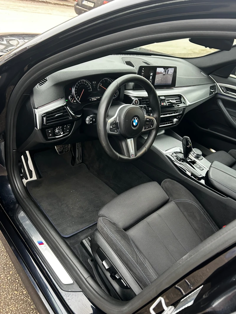 BMW 520 XDrive M Packet, снимка 15 - Автомобили и джипове - 53290611