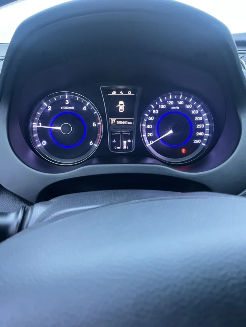 Hyundai Grandeur 2016г КОЖА АВТОМАТ , снимка 12 - Автомобили и джипове - 53597414