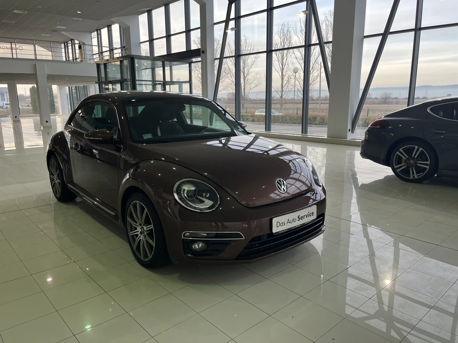 VW Beetle 2.0 TDI | Панорама | R-Line | Fender Audio | Xenon - изображение 2
