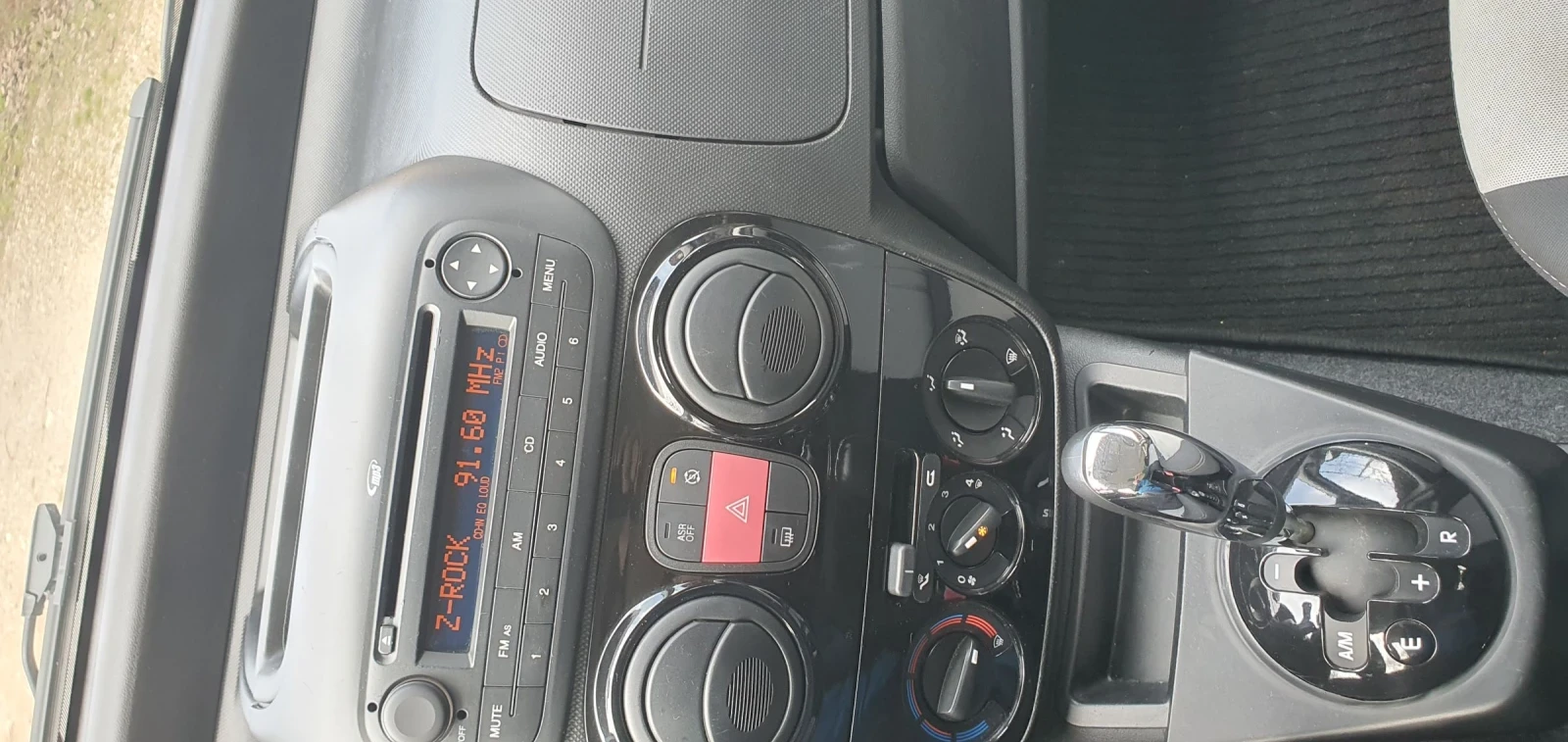 Fiat Qubo Automat 1.3d Mjet , снимка 13 - Автомобили и джипове - 53727183