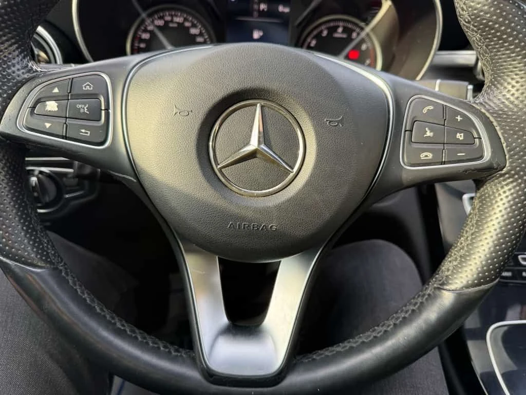 Mercedes-Benz C 300 * 4MATIC Navigation/Pano Sunroof/Rear Camera/L * , снимка 11 - Автомобили и джипове - 54112703