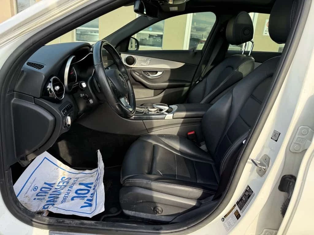 Mercedes-Benz C 300 * 4MATIC Navigation/Pano Sunroof/Rear Camera/L * , снимка 9 - Автомобили и джипове - 54112703