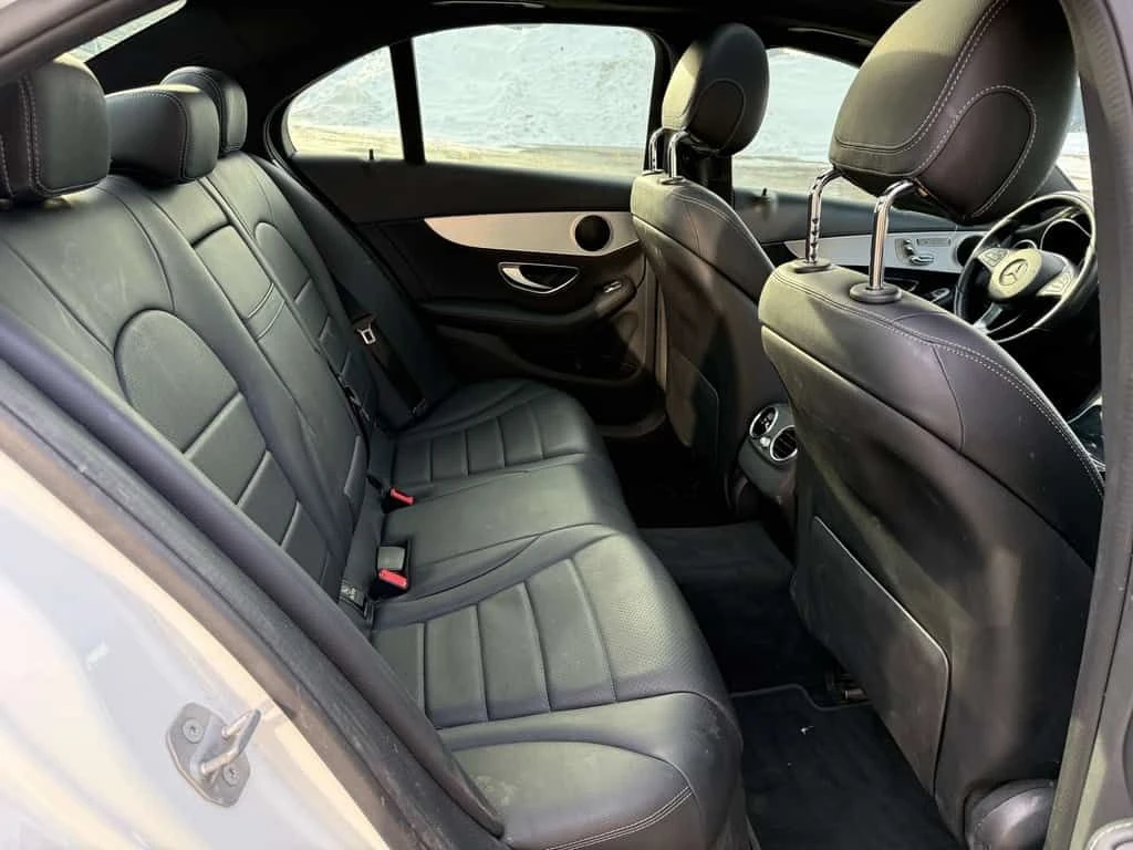 Mercedes-Benz C 300 * 4MATIC Navigation/Pano Sunroof/Rear Camera/L * , снимка 15 - Автомобили и джипове - 54112703