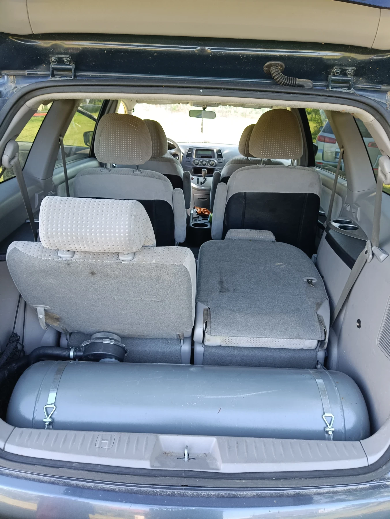 Mitsubishi Grandis, снимка 6 - Автомобили и джипове - 54722940