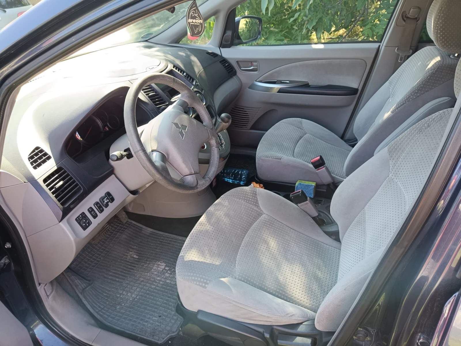 Mitsubishi Grandis, снимка 5 - Автомобили и джипове - 54722940